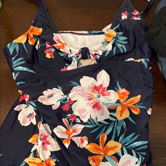 Floral Print Women's Tankini top - Picture 1 of 2